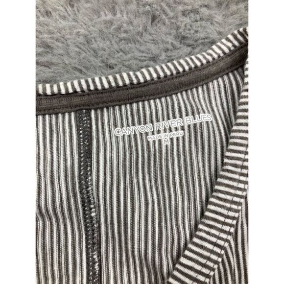 Grey medium shirt bundle - Picture 7 of 7